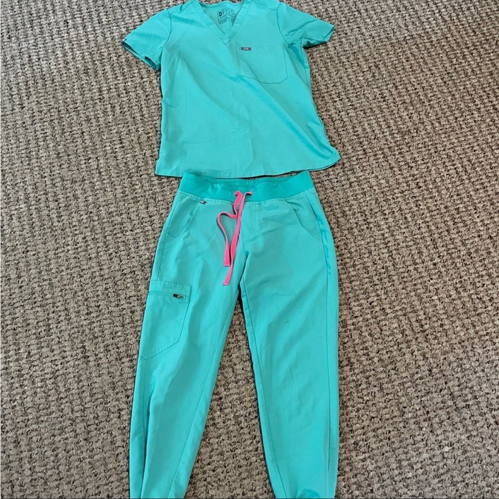 FIGS Scrub set. XS Surgical Green